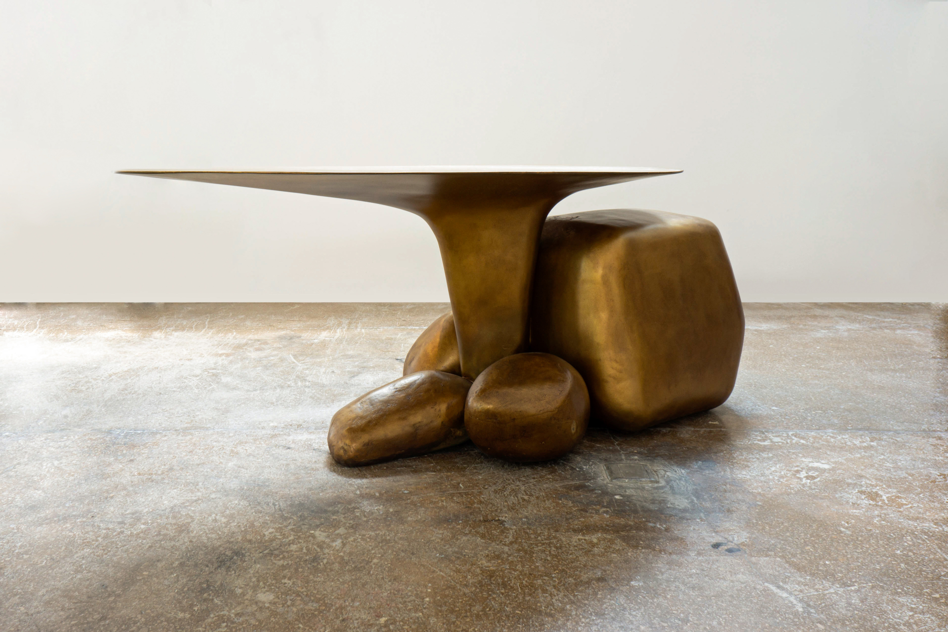 STUDIOTWENTYSEVEN • INFINITY DESK 01 BY EVA SZUMILAS
